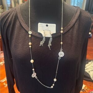 Elegant Silver and Pearl Necklace Set